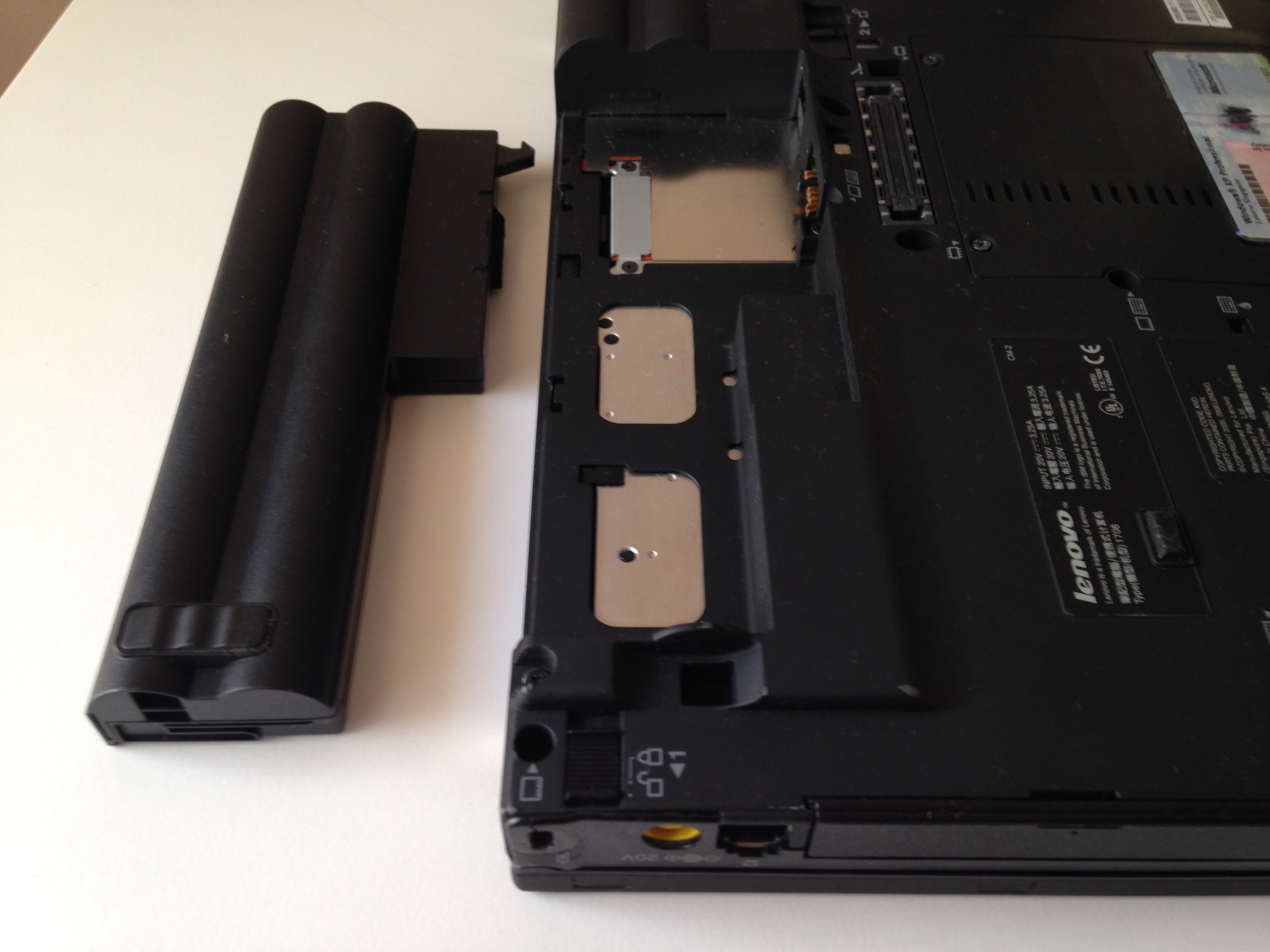 ThinkPad X60] わかってしまえば簡単。HDD から SSD への換装手順を 